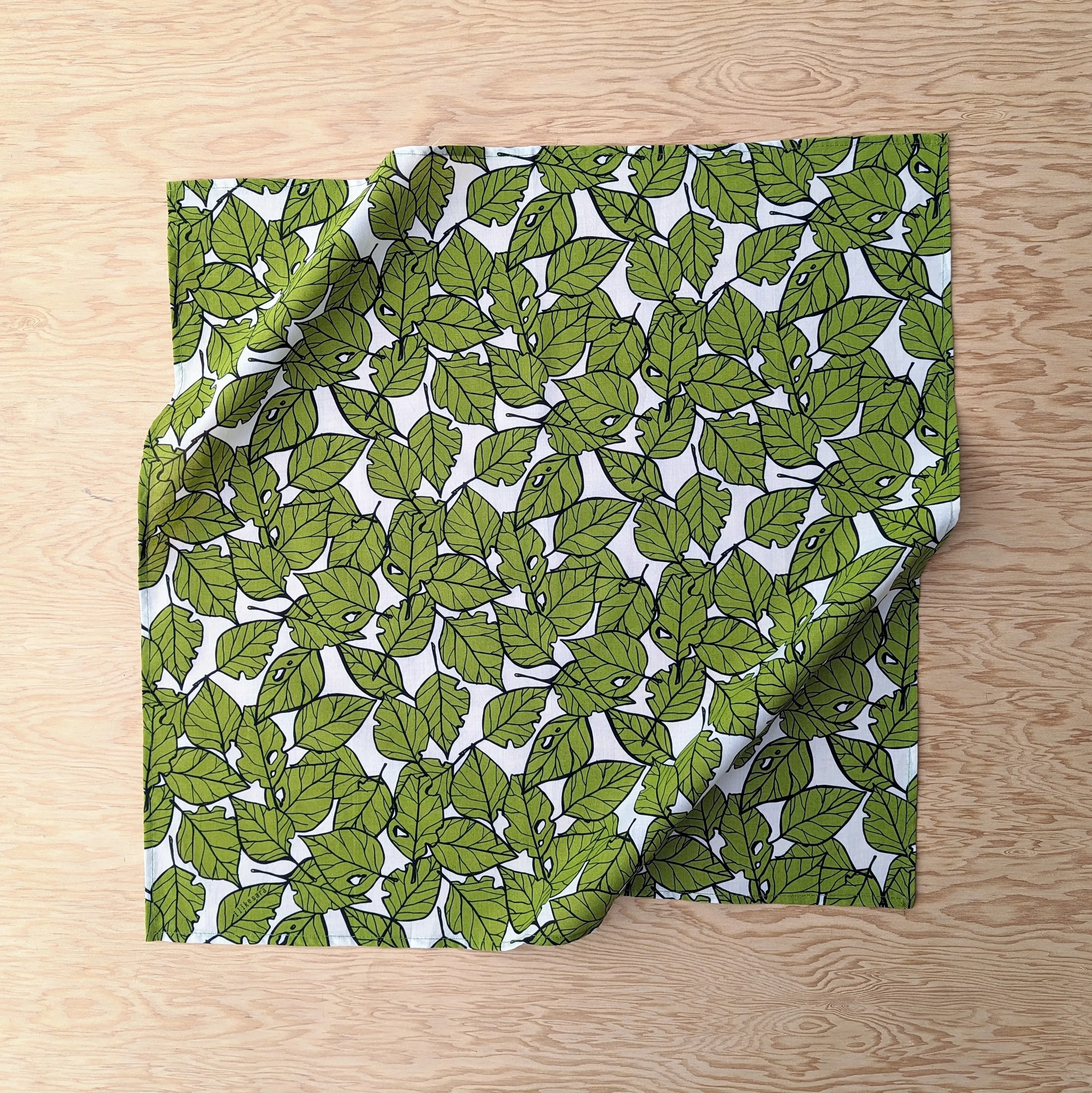 bandana | leaf litter